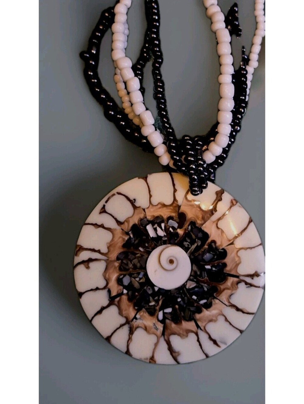 Native Style Black And White Beaded Pendant Necklace Shell Mother Pearl 18"+2.5"